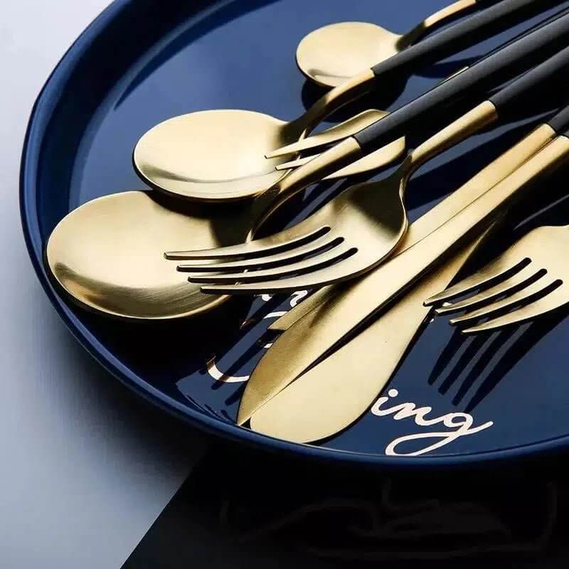 Black & Gold Cutlery Set – alternate view 3