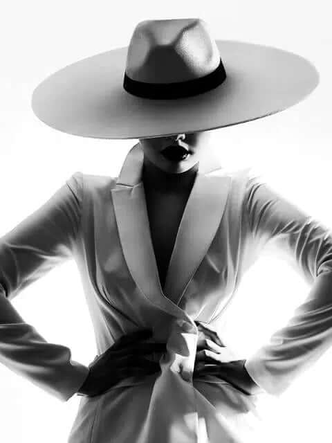Black & White Post Modern Photography – alternate view 5