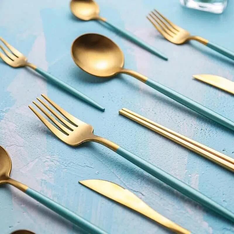 Mint Green & Gold Cutlery Set – alternate view 2